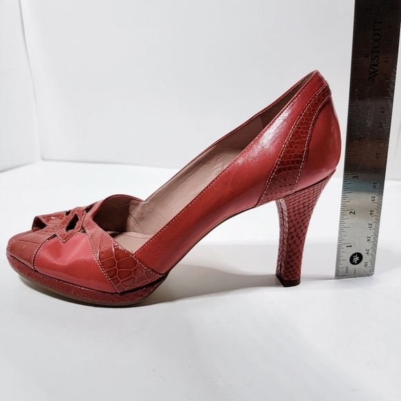 Vintage Gianni Bini Muted-Red Leather Peep Toe Heels w/ Croc Detailing - Picture 7 of 9